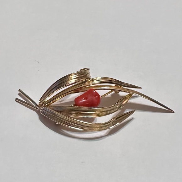 Grosse Dior Jewelry - VTG Grosse Dior 1968 Gold tone Signed Red Coral Filigree Brooch Germany